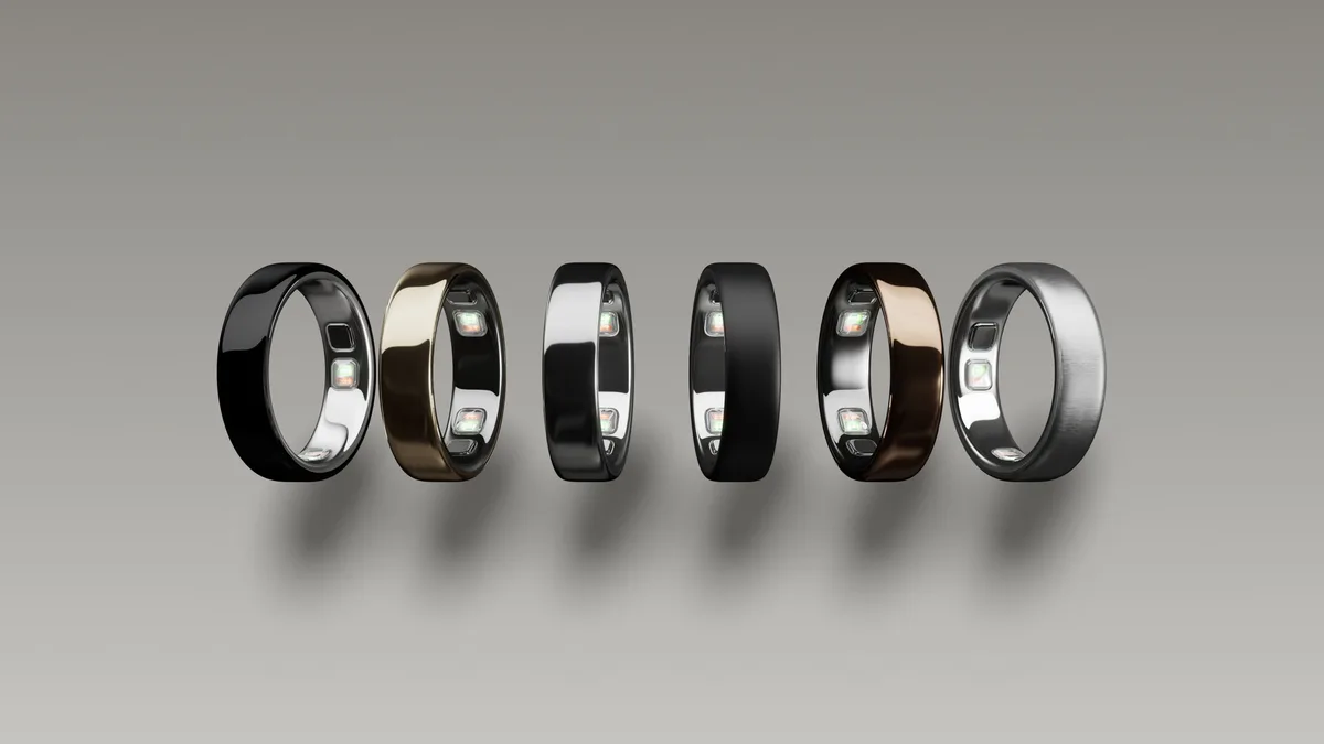Apple smart ring rumor cover with compact wearable health sensor concept
