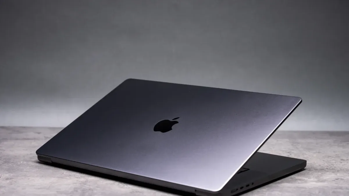 Apple M7 AI chip timeline cover with Mac silicon roadmap concept