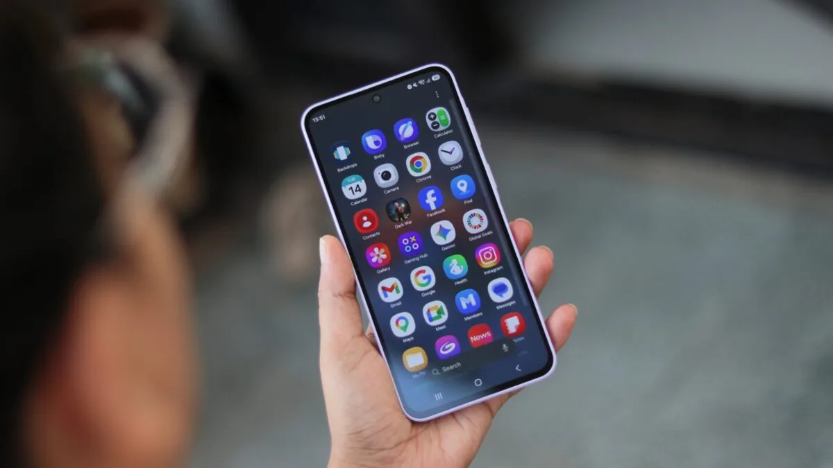 Samsung Galaxy A27 software feature confusion cover with desktop mode interface