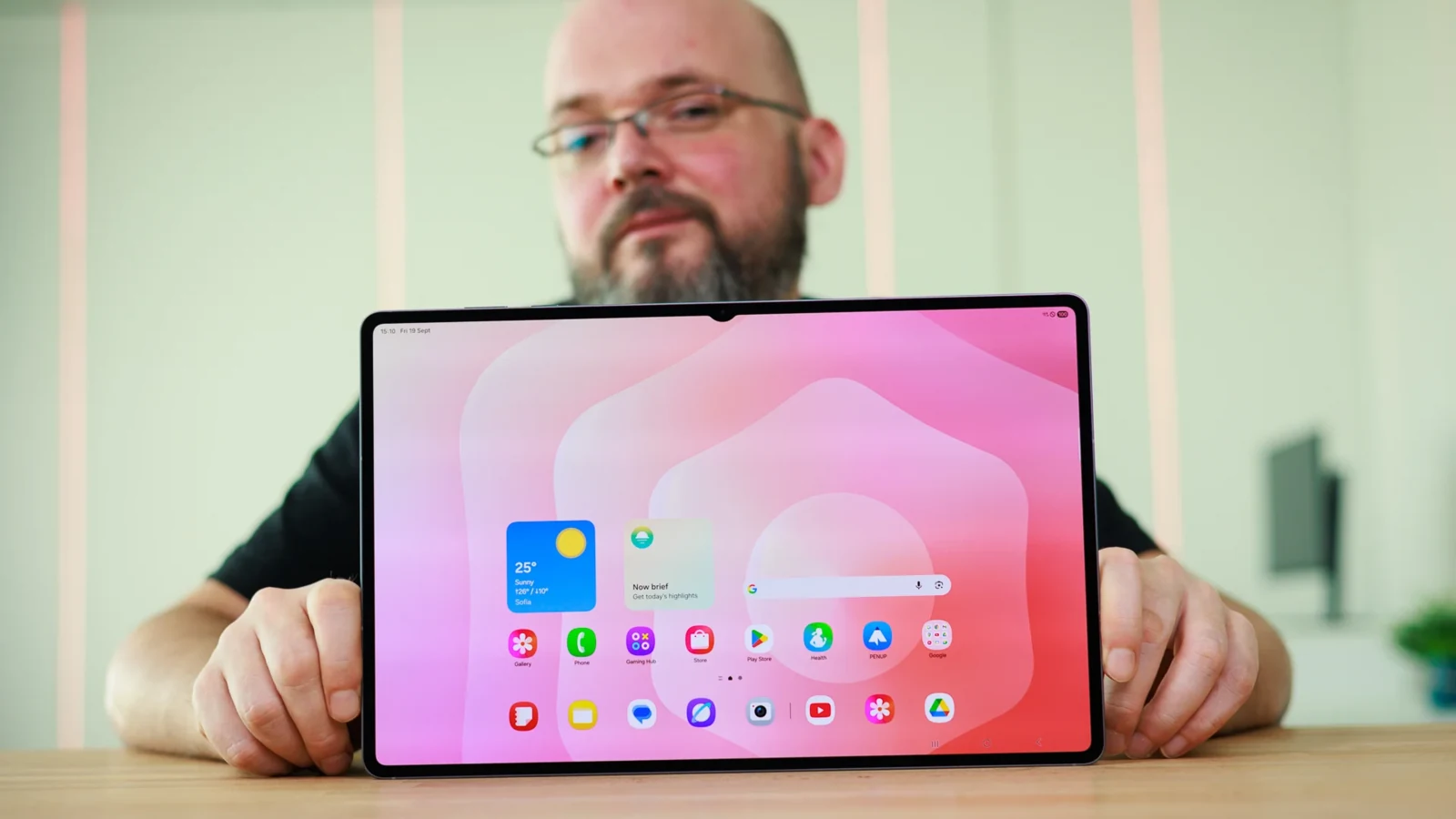 Galaxy Tab S12 Ultra Battery Rumor Makes Samsung Big Tablet Look Too Familiar