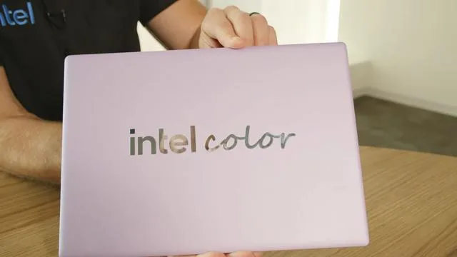 Intel Firefly Plan Could Use Phone Parts to Rethink Cheap Laptops