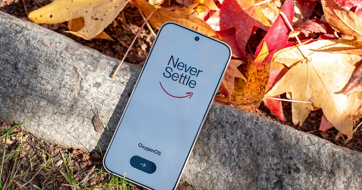 OnePlus phone display shown in a near bezel free leak report