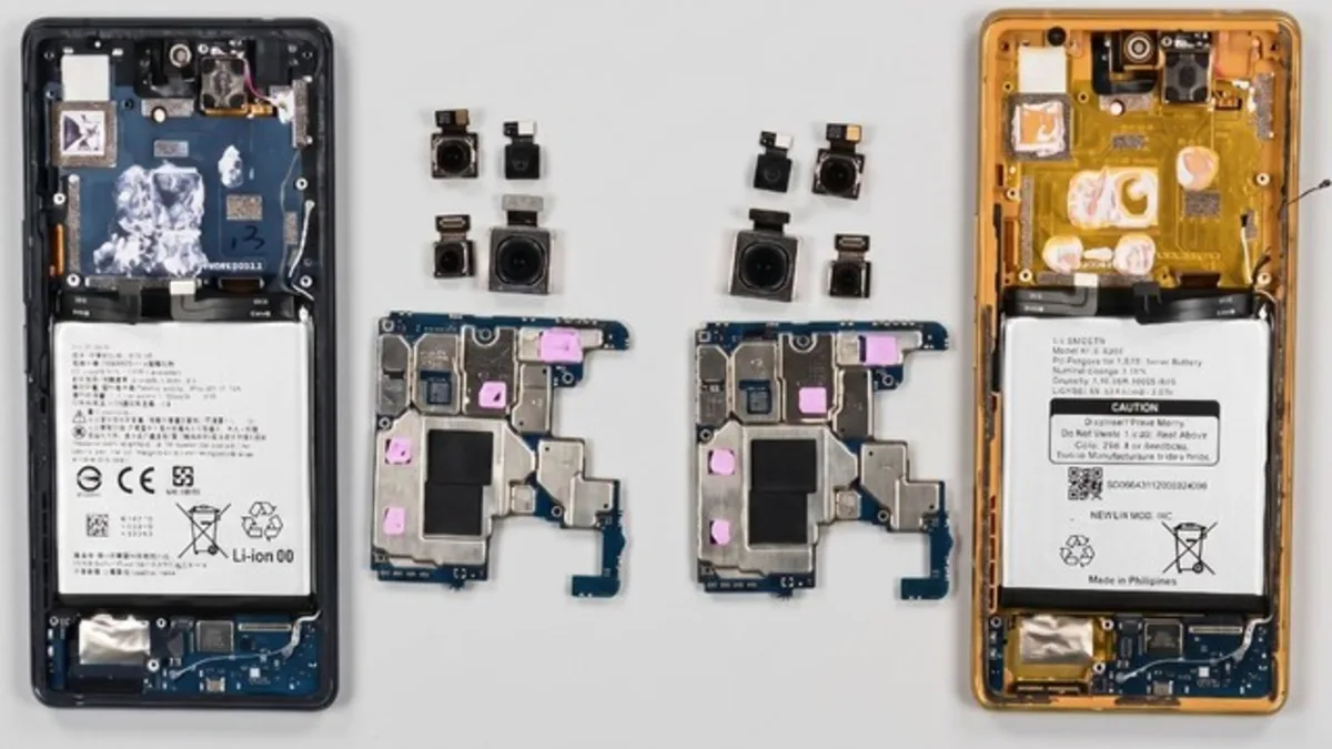 Trump T1 phone teardown comparison with internal hardware components