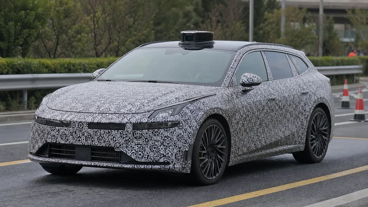 Lynk 07GT road-test prototype with roof-mounted lidar sensor