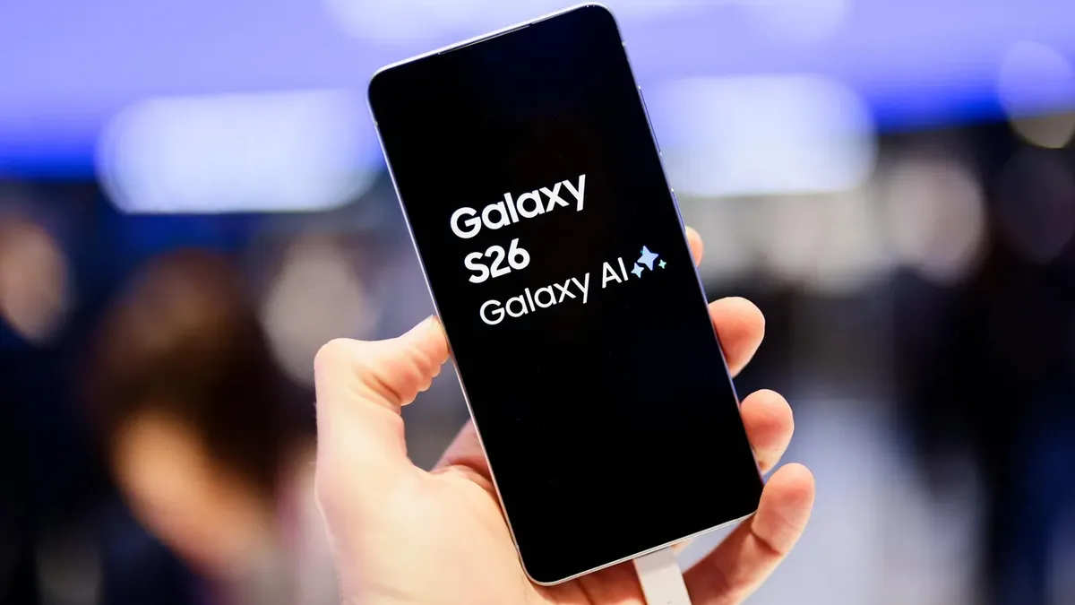 Samsung phone display viewed from an angle with privacy screen effect