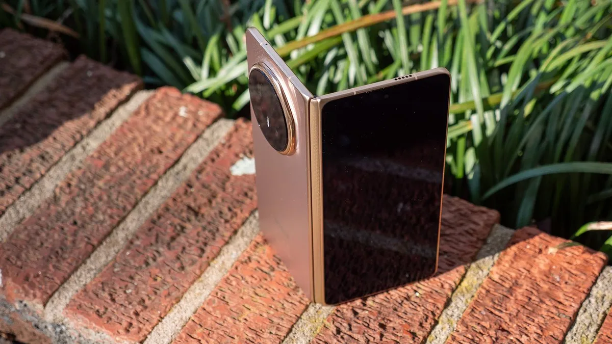 Wide foldable phone concept with large battery emphasis