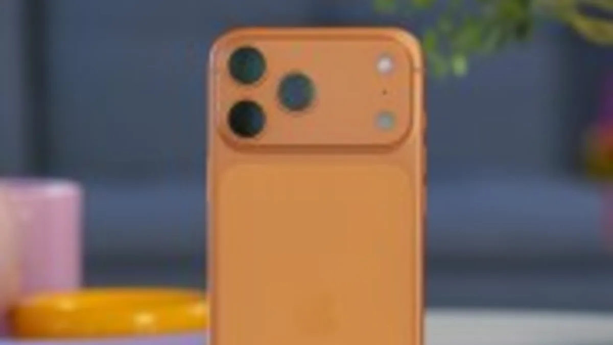 iPhone 18 Pro battery filing concept with phone internals