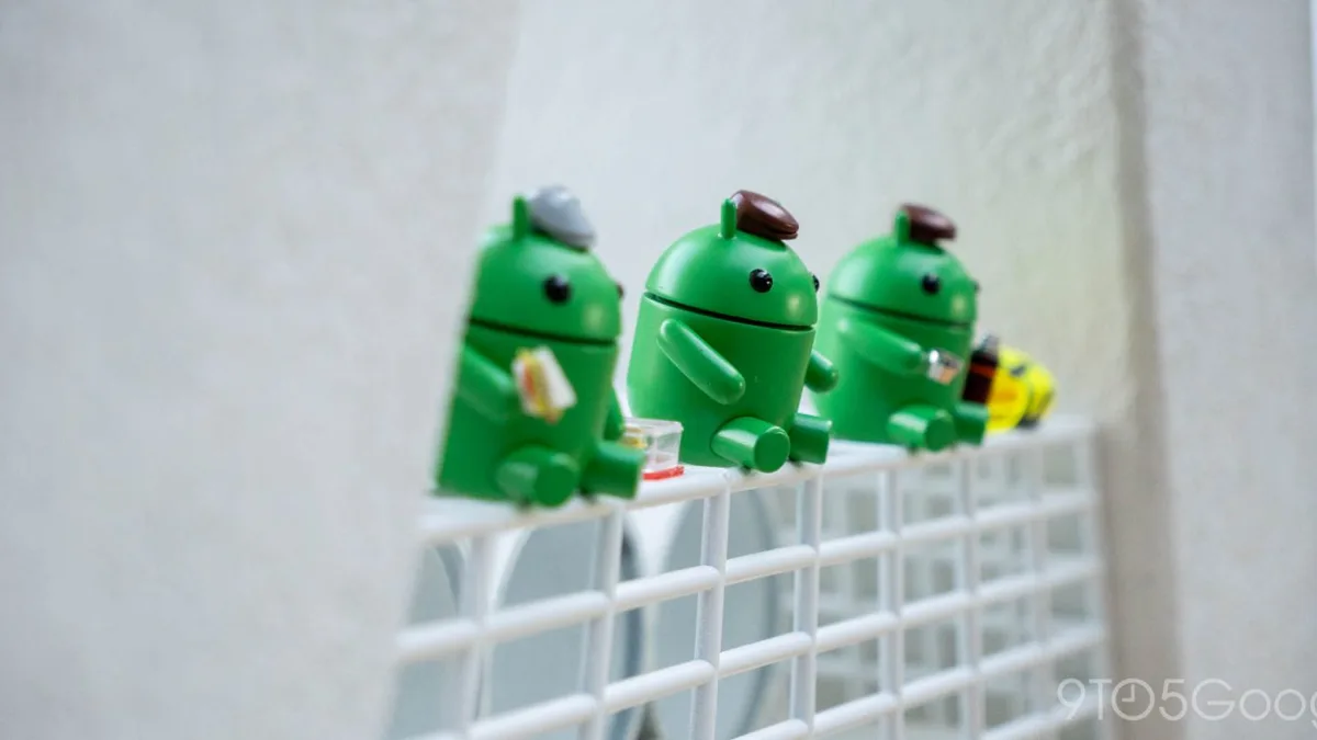 Android phones and memory chips arranged for RAM cost pressure report